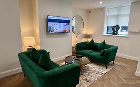Ifsc Townhouse Apartments
